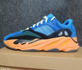 Adidas Yeezy Boost 700 en azul