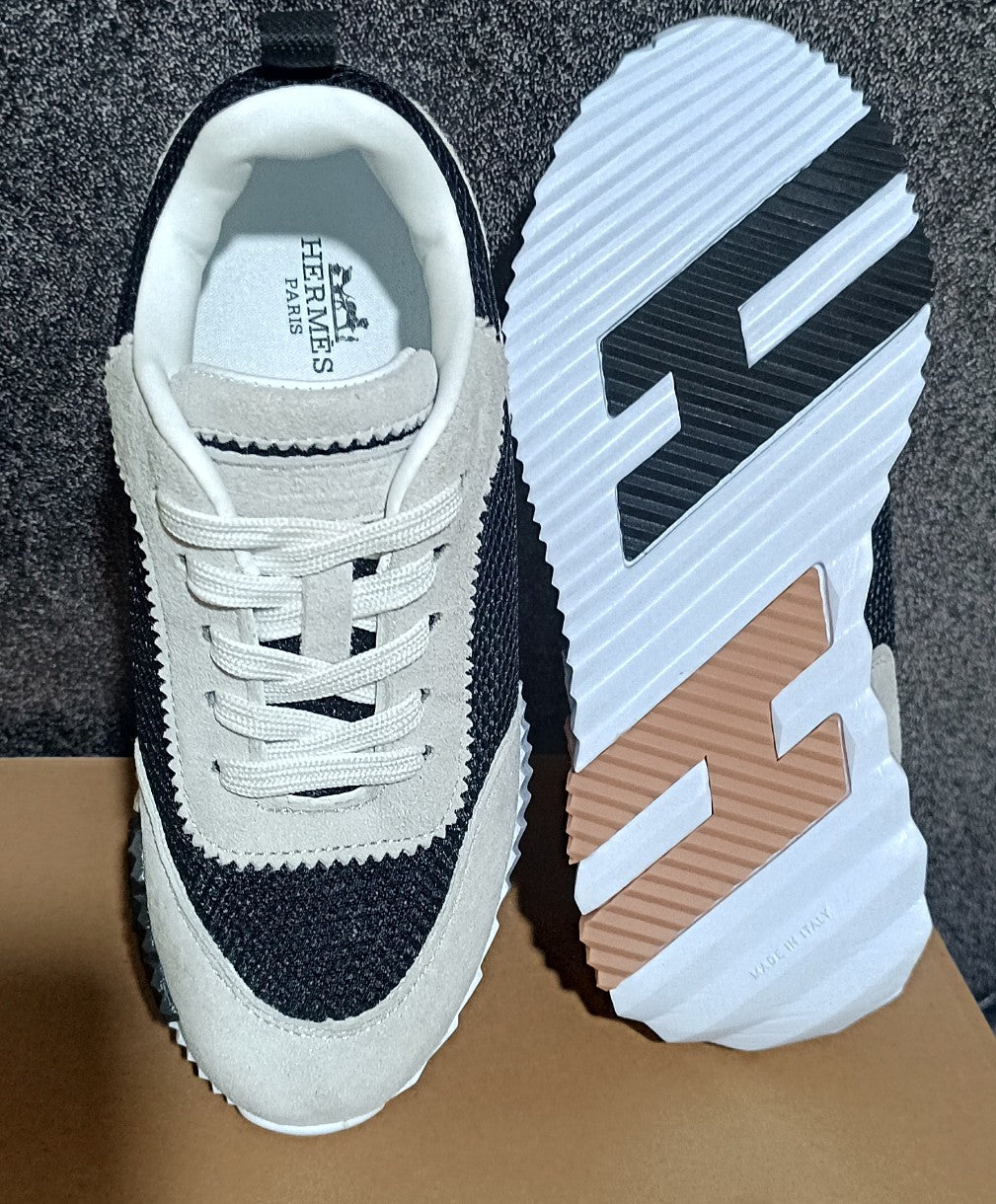Zapatilla  HERMES Bouncing "Negro y Blanco" para Damas