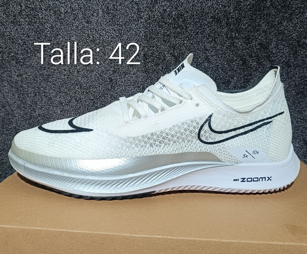 Zapatilla Nike ZoomX Streakfly color Blanco