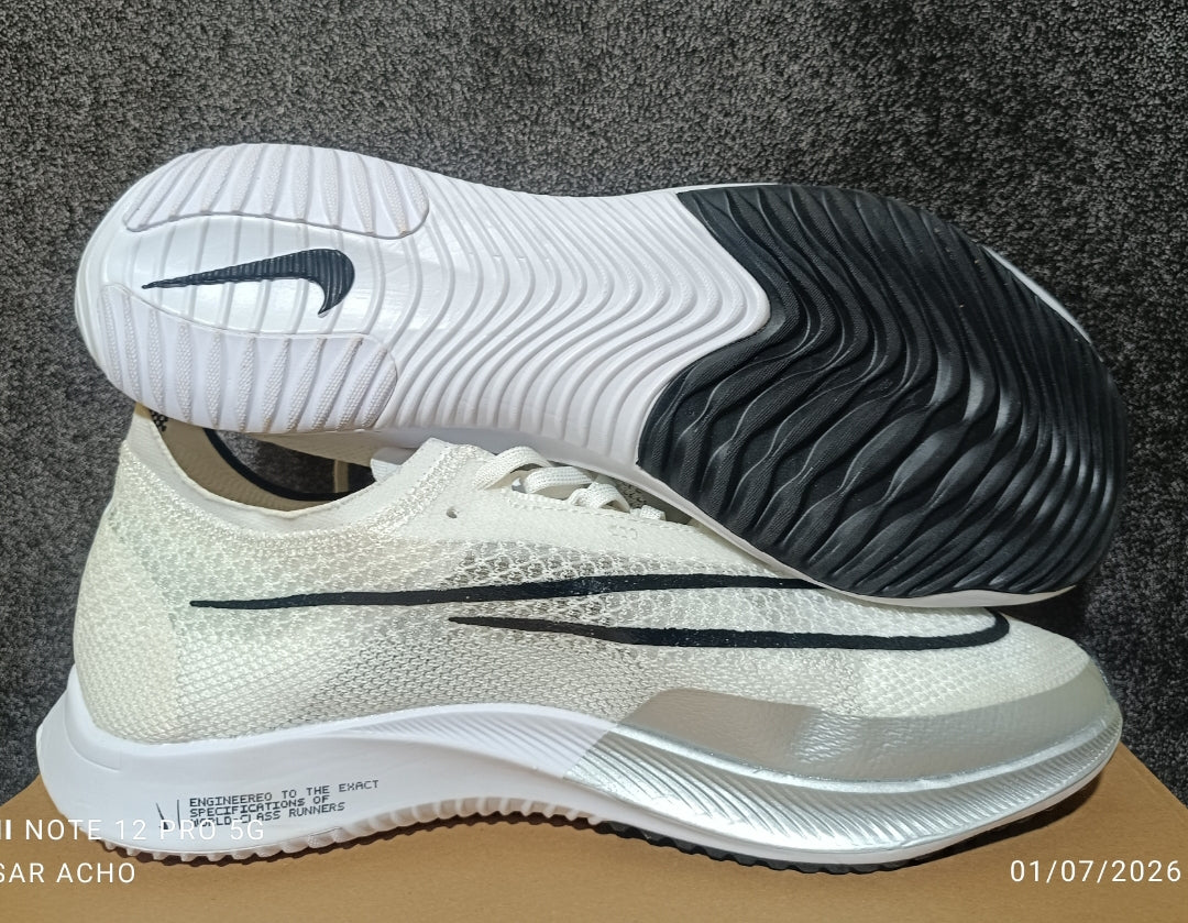 Zapatilla Nike ZoomX Streakfly color Blanco